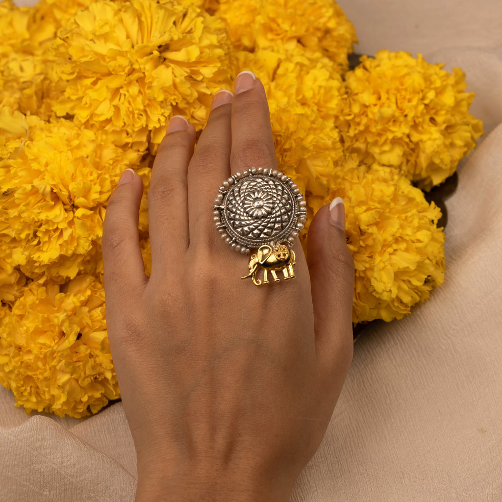 Can I wear a Ganesha ring on my right-hand little finger (pinky finger)? -  Quora